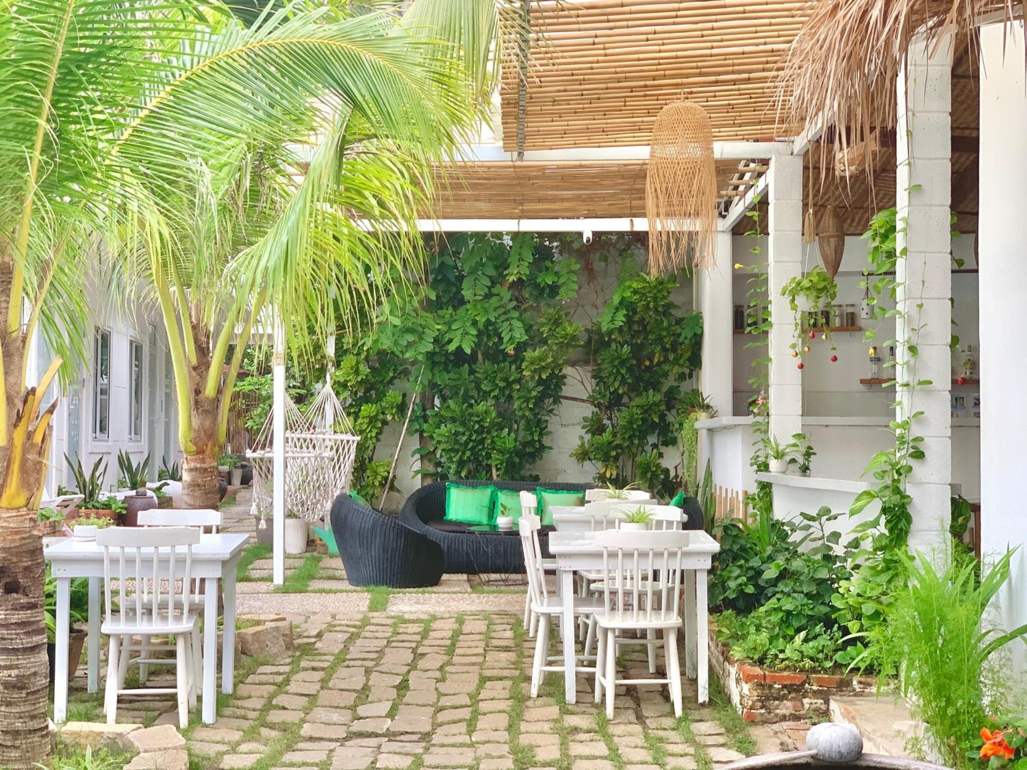 Hotel A L Y S S A Seaside Muine Mũi Né Exterior foto